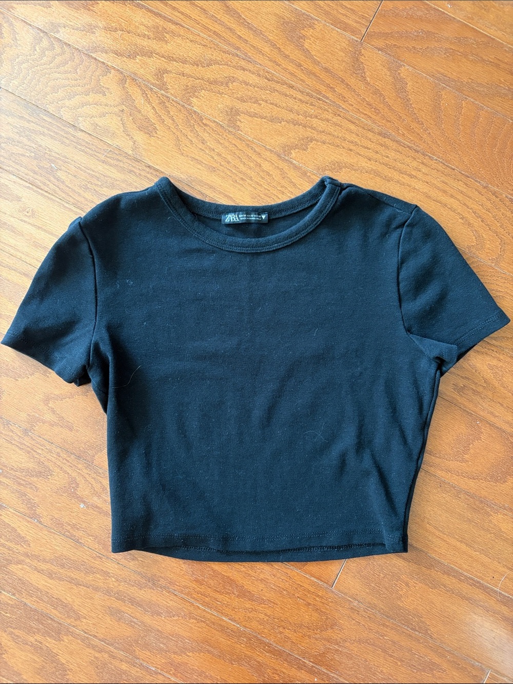 Zara Black Short Sleeve Cropped Crew Top